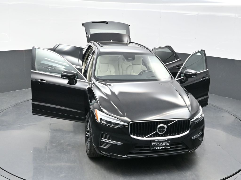 2022 Volvo XC60 B5 Momentum photo 35