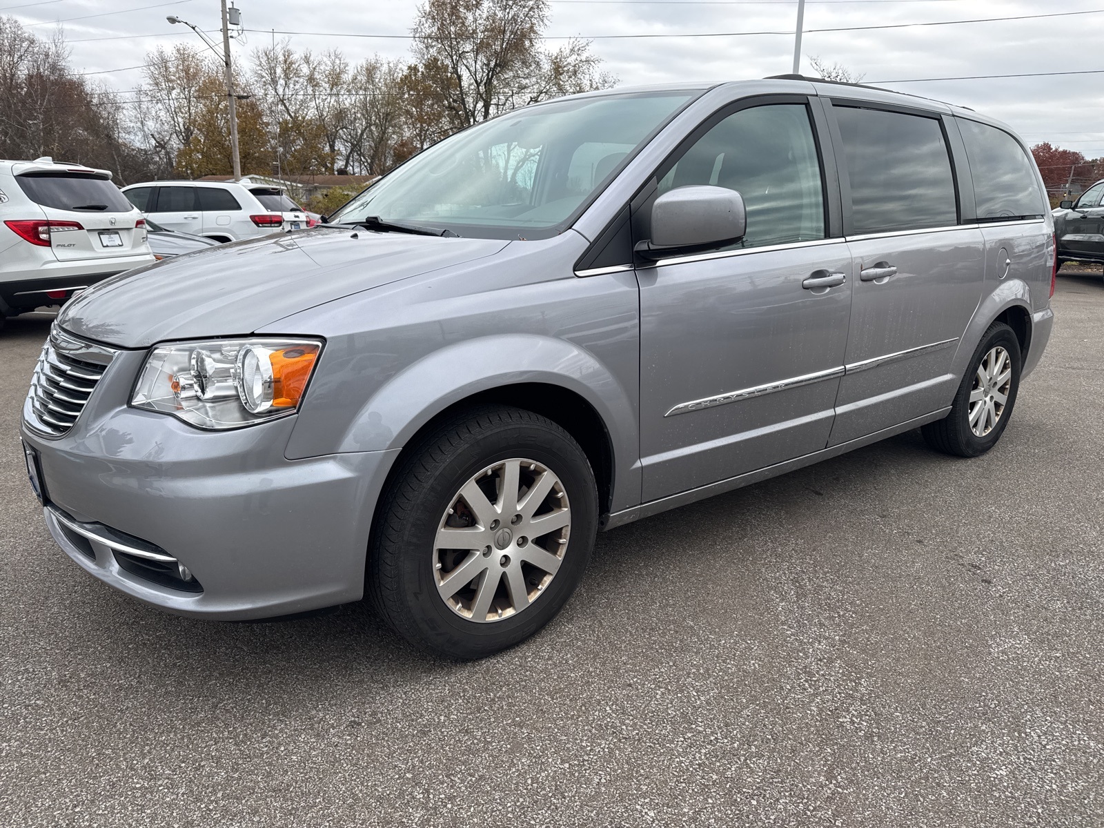 2016 Chrysler Town & Country Touring
