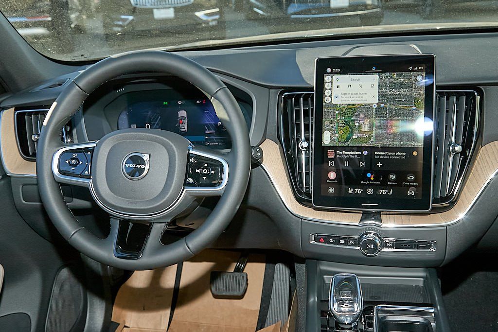 2026 VOLVO XC60 - Image 22