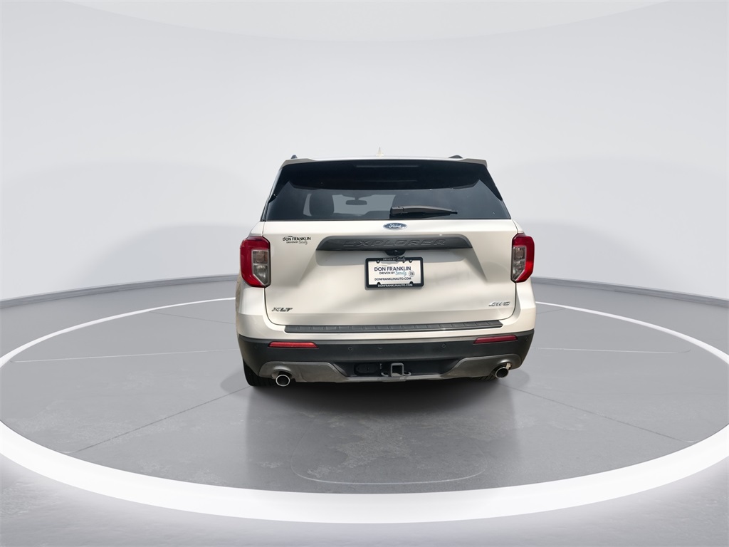 2023 Ford Explorer XLT photo 7