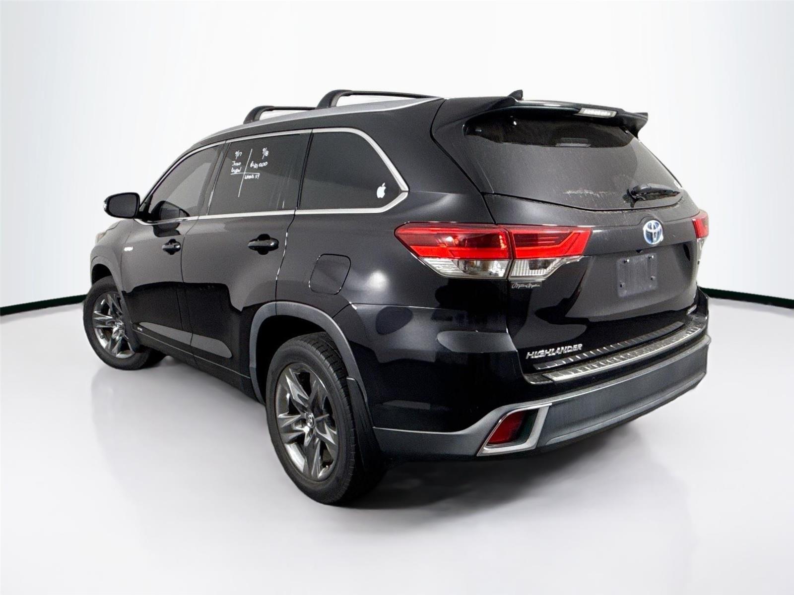 2019 Toyota Highlander Hybrid Limited Platinum photo 3