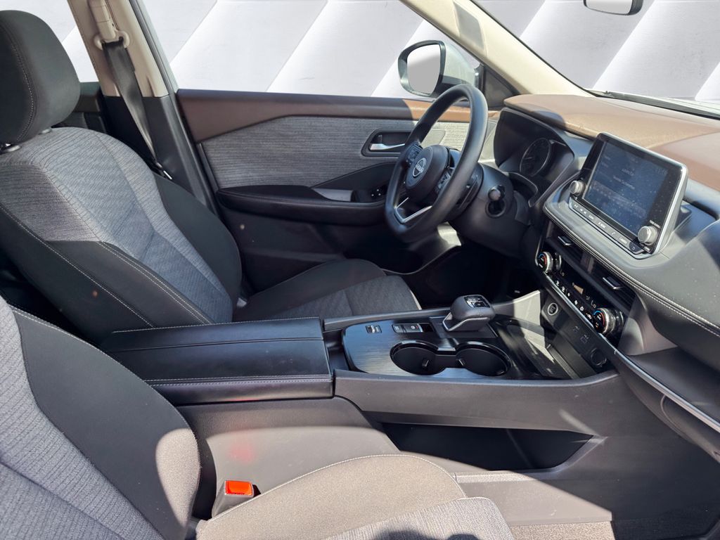 2023 Nissan Rogue SV photo 11