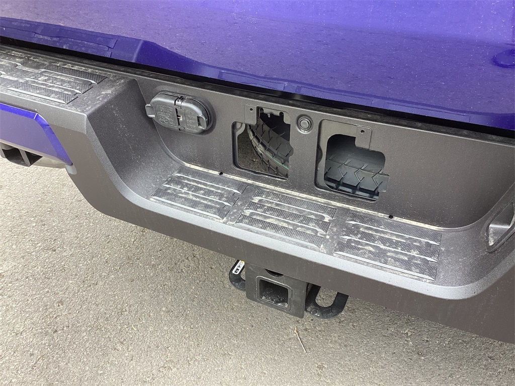 2025 Toyota Tacoma SR5 4x4 Double Cab photo 13