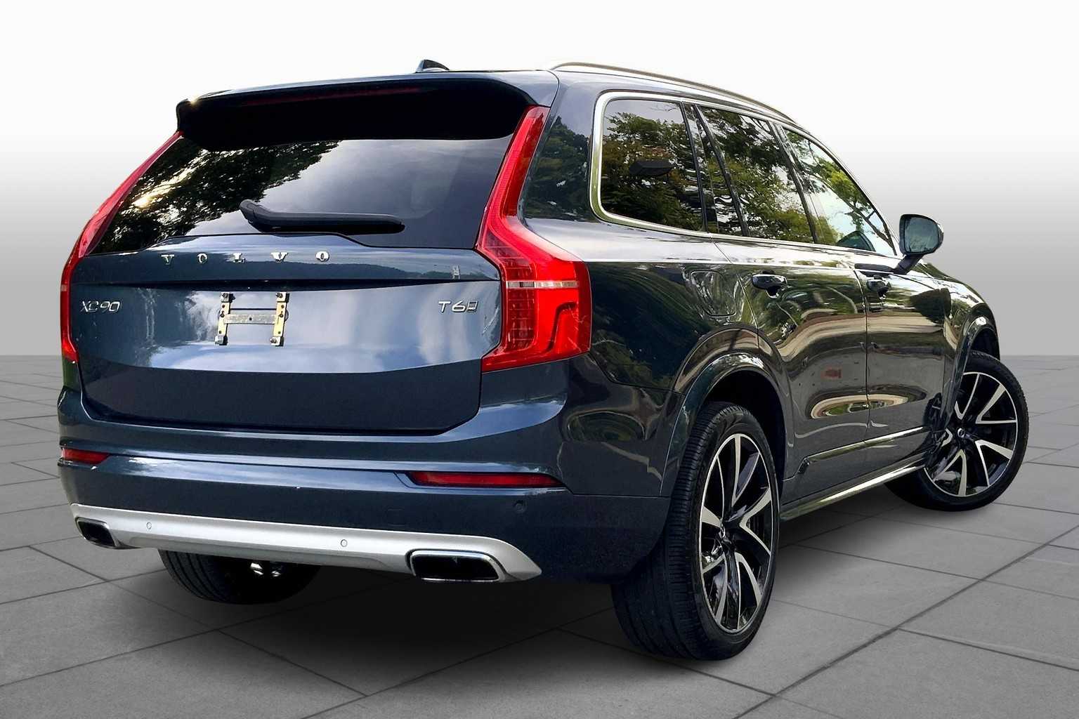 2020 Volvo XC90 Momentum photo 10
