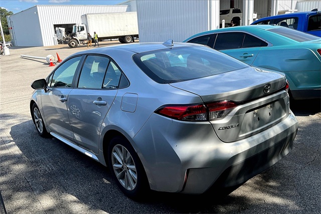 2024 Toyota Corolla LE photo 3