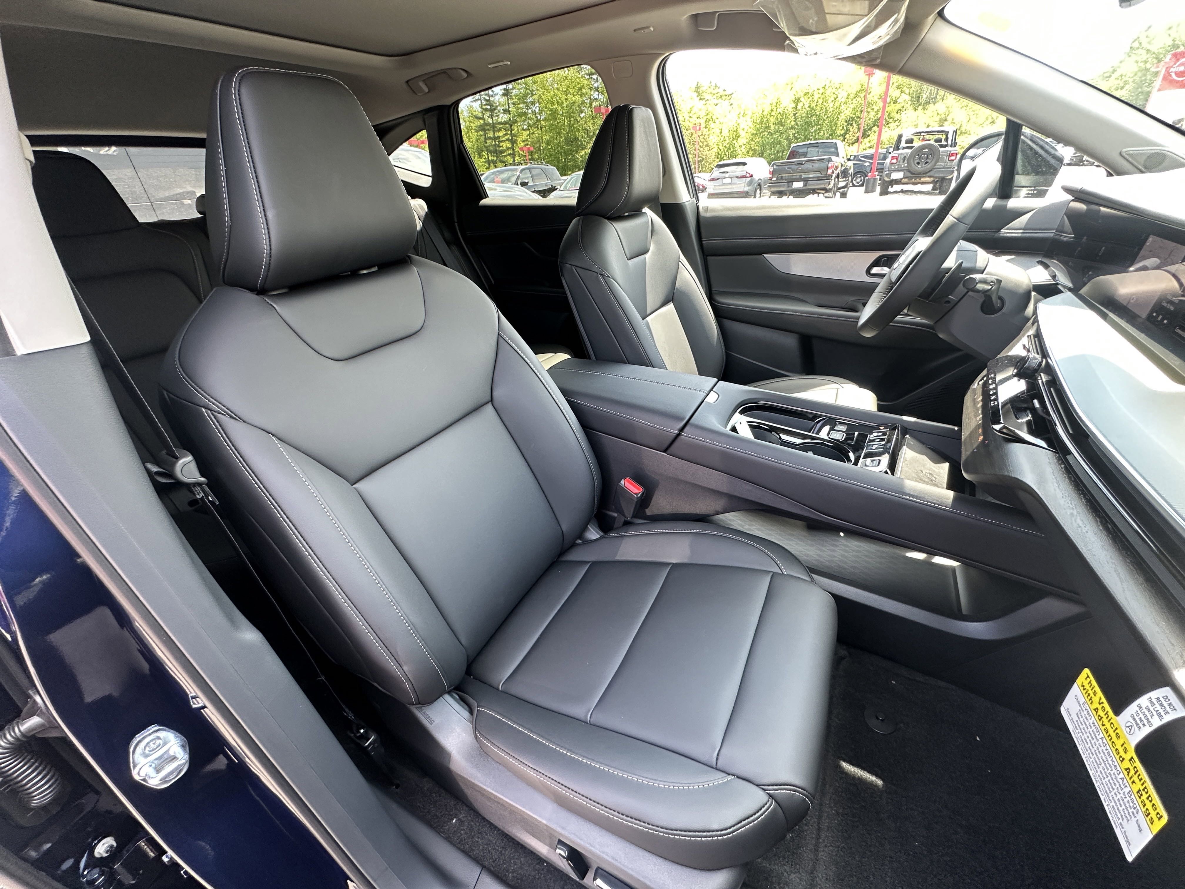 2025 Nissan Murano SL photo 2