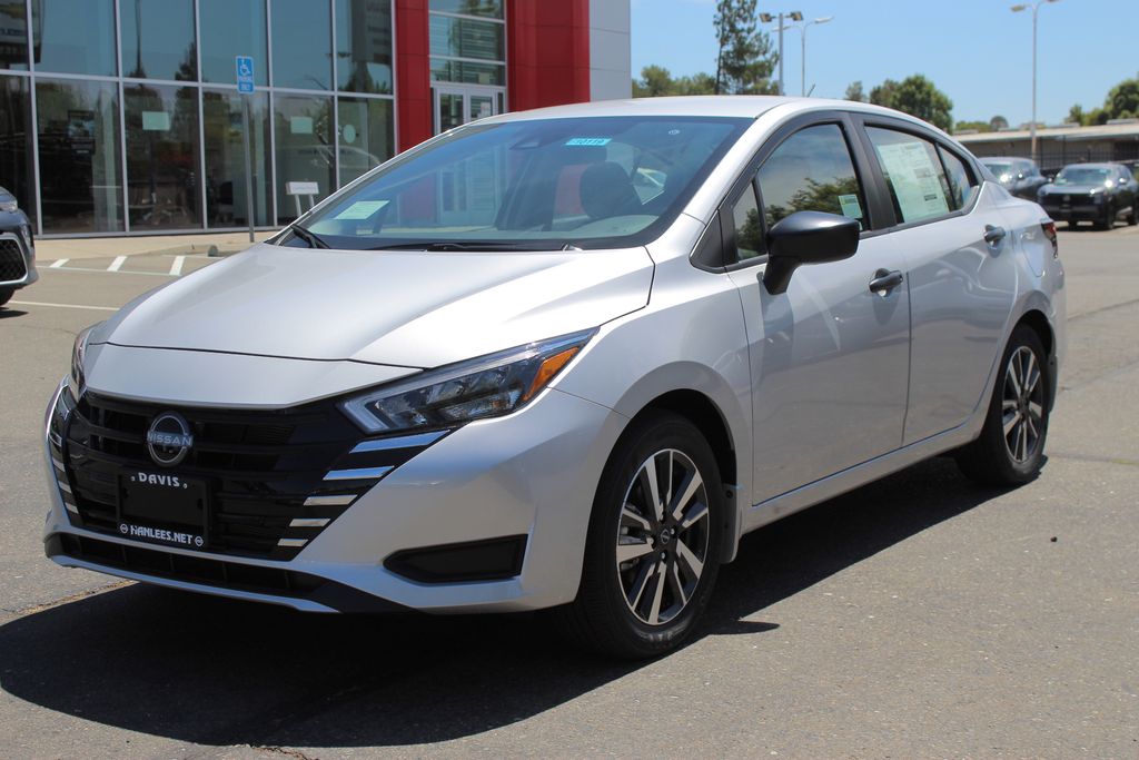 2025 Nissan Versa 1.6 S photo 2