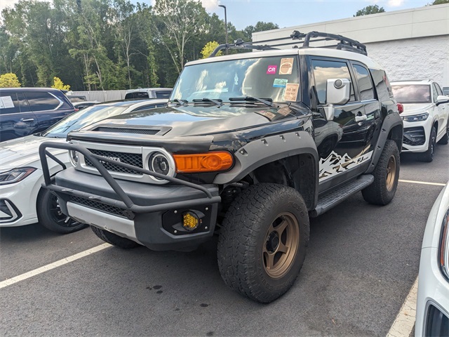 2014 Toyota FJ Cruiser Base photo 2