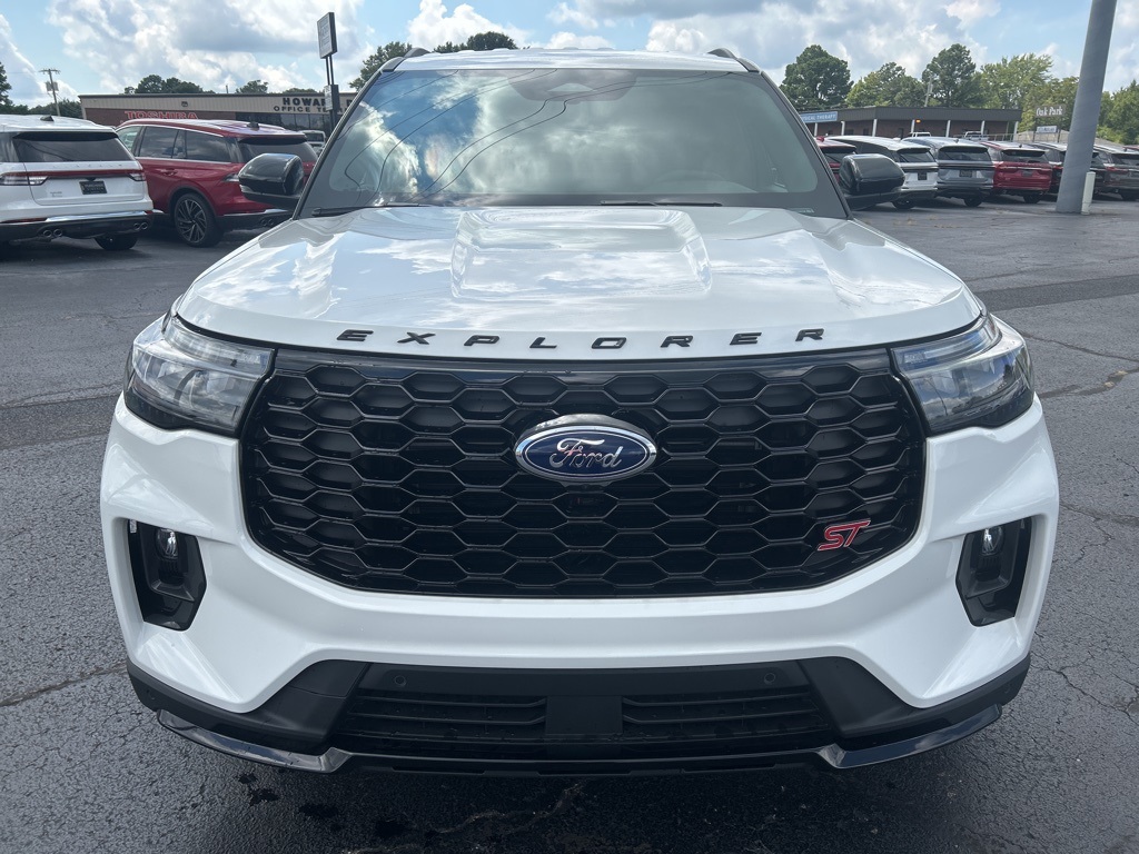 2025 Ford Explorer ST photo 2