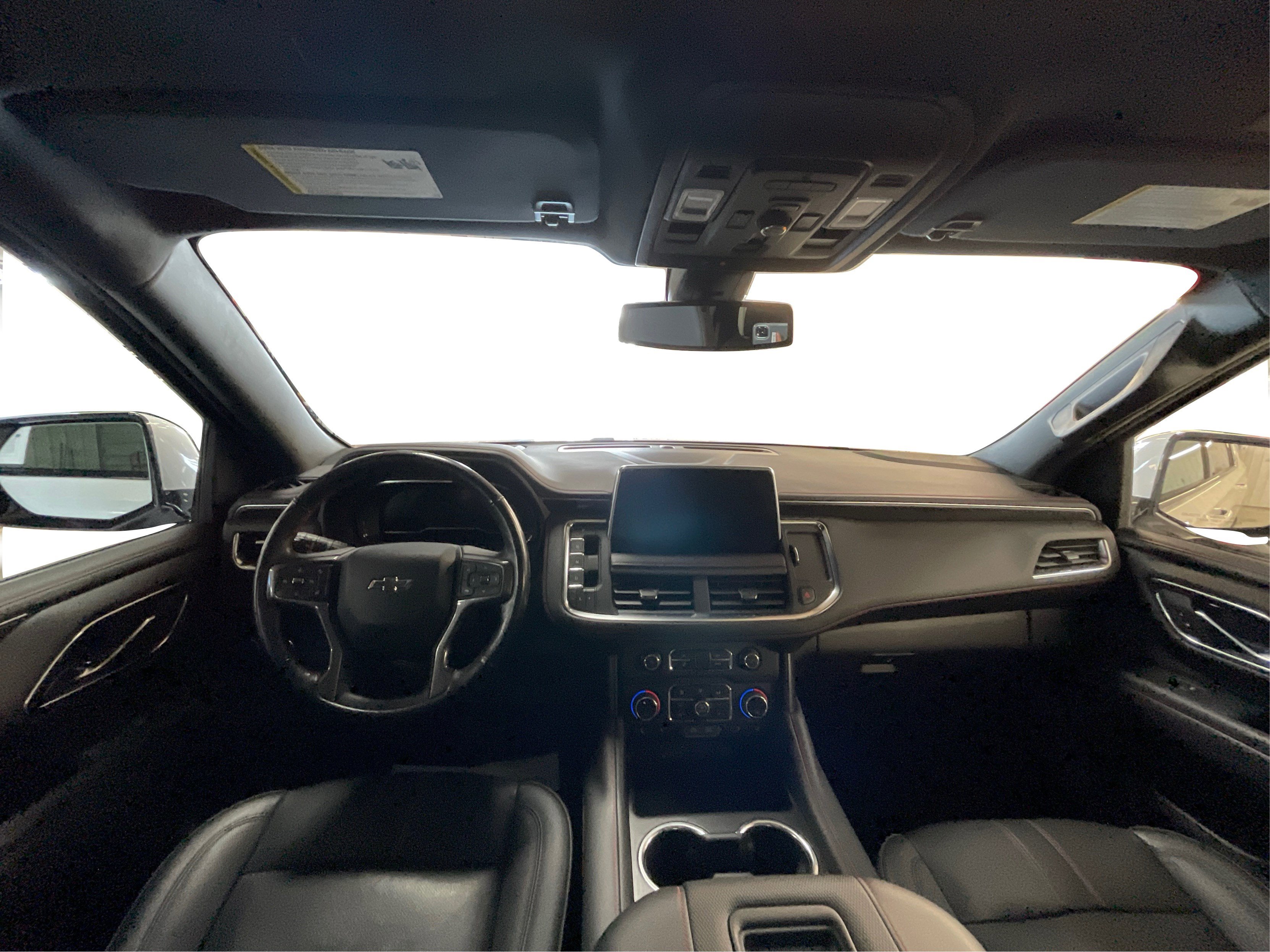 2022 Chevrolet Suburban RST photo 13