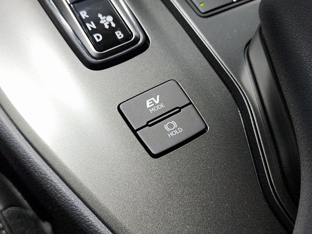 2025 Lexus UX photo 23