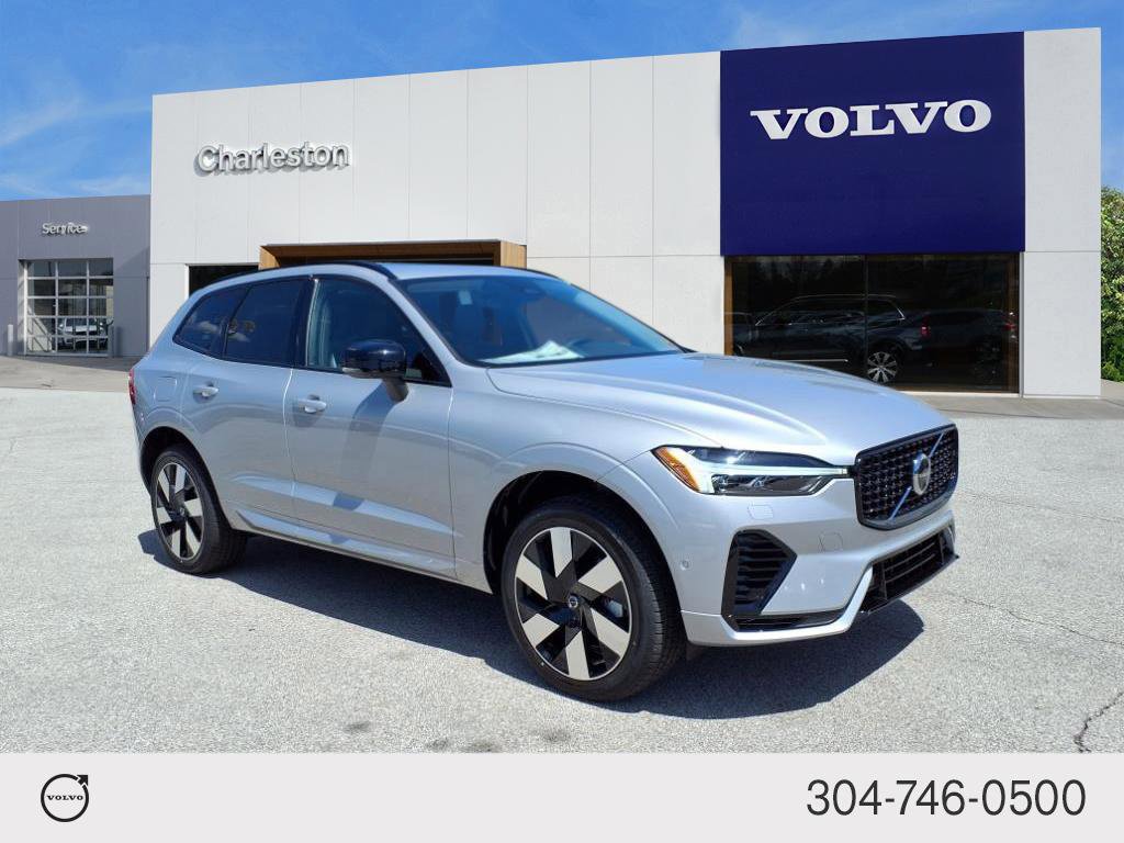 2025 Volvo XC60 Plus's photo