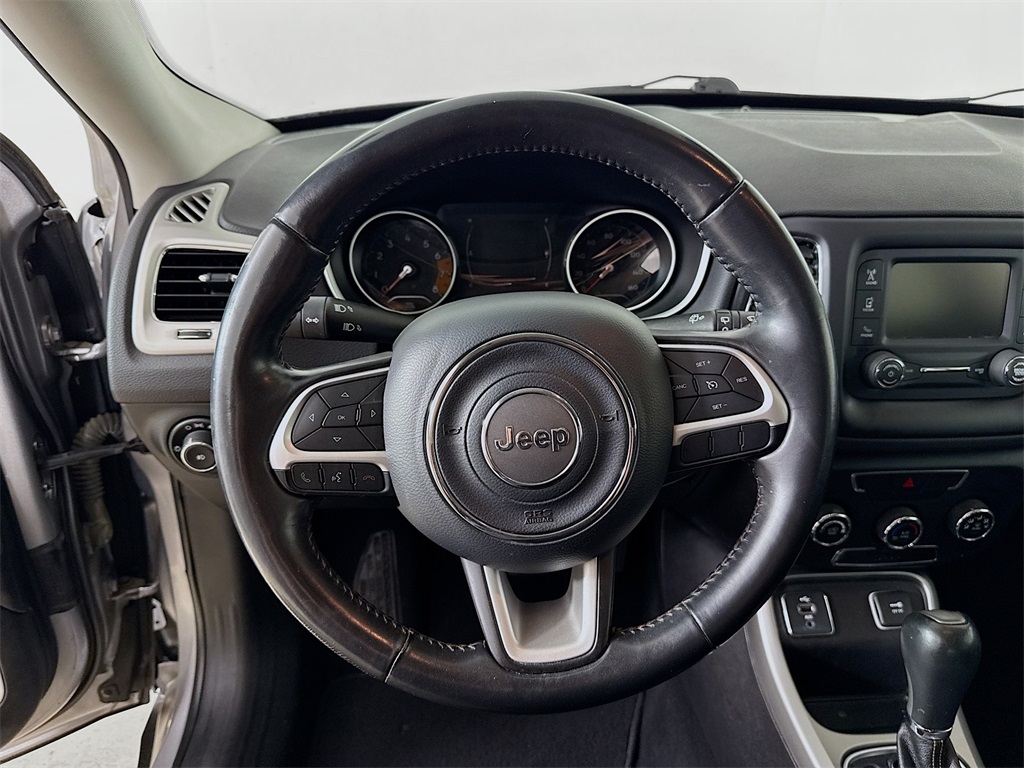 2018 Jeep Compass Latitude photo 3