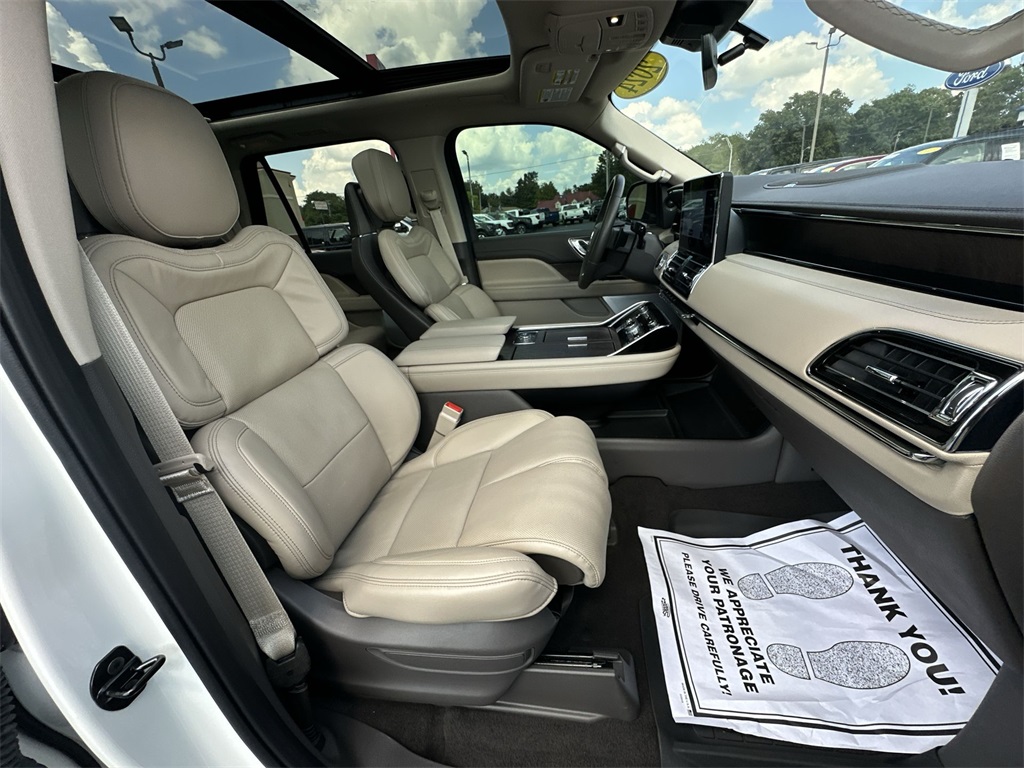 2024 Lincoln Navigator L Reserve photo 24
