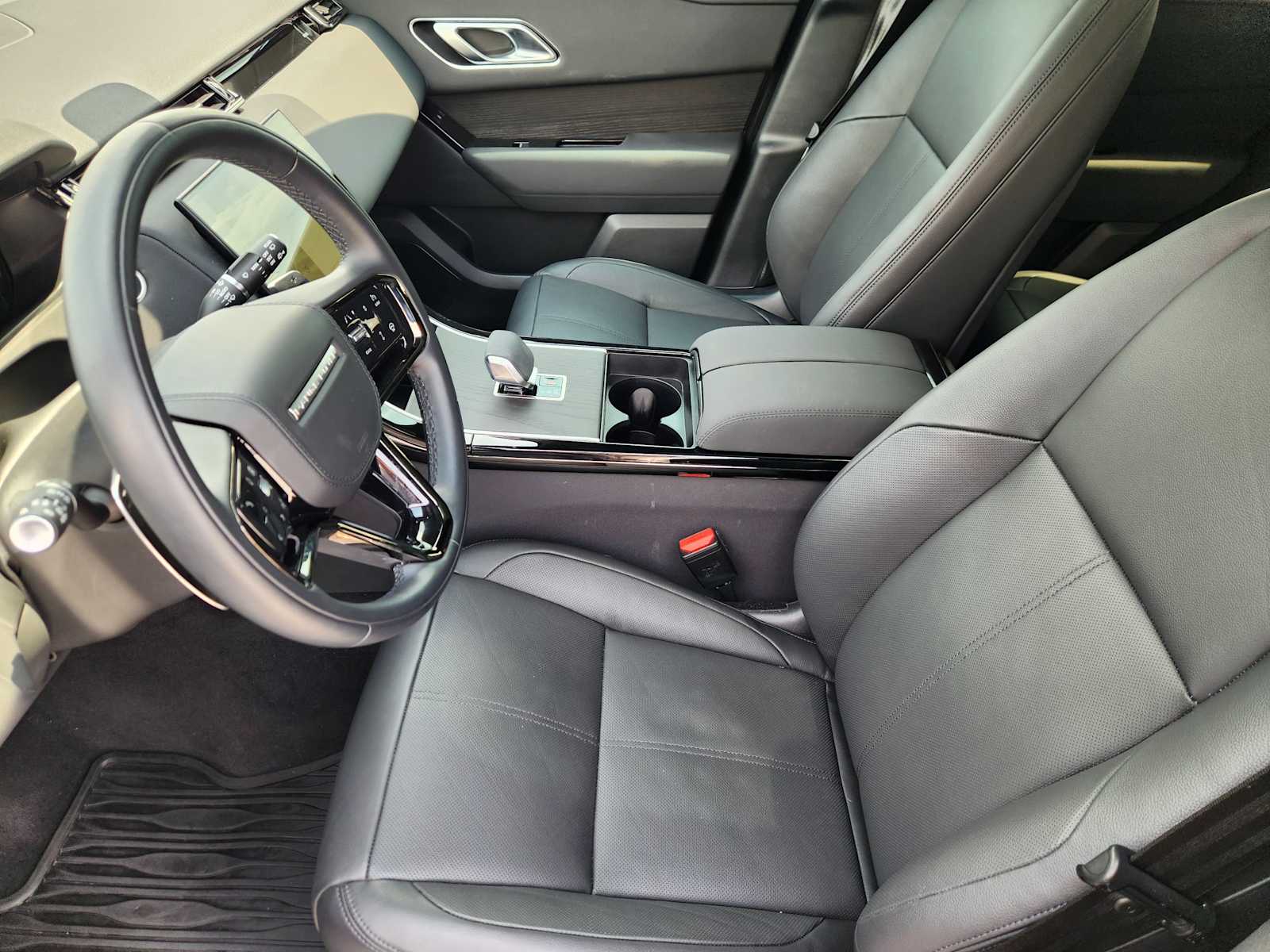 2025 Land Rover Range Rover SE photo 11