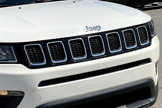 2020 Jeep Compass Latitude photo 28