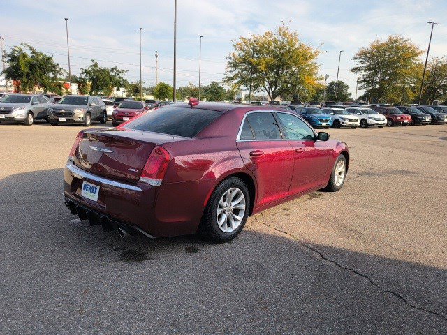 2016 Chrysler 300 Limited photo 5