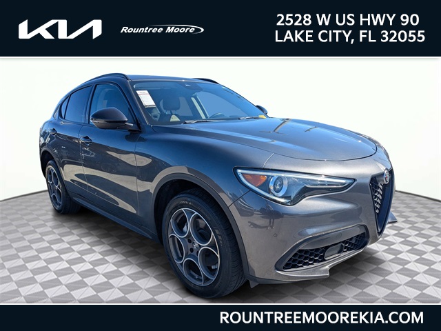 2021 Alfa Romeo Stelvio Base's photo