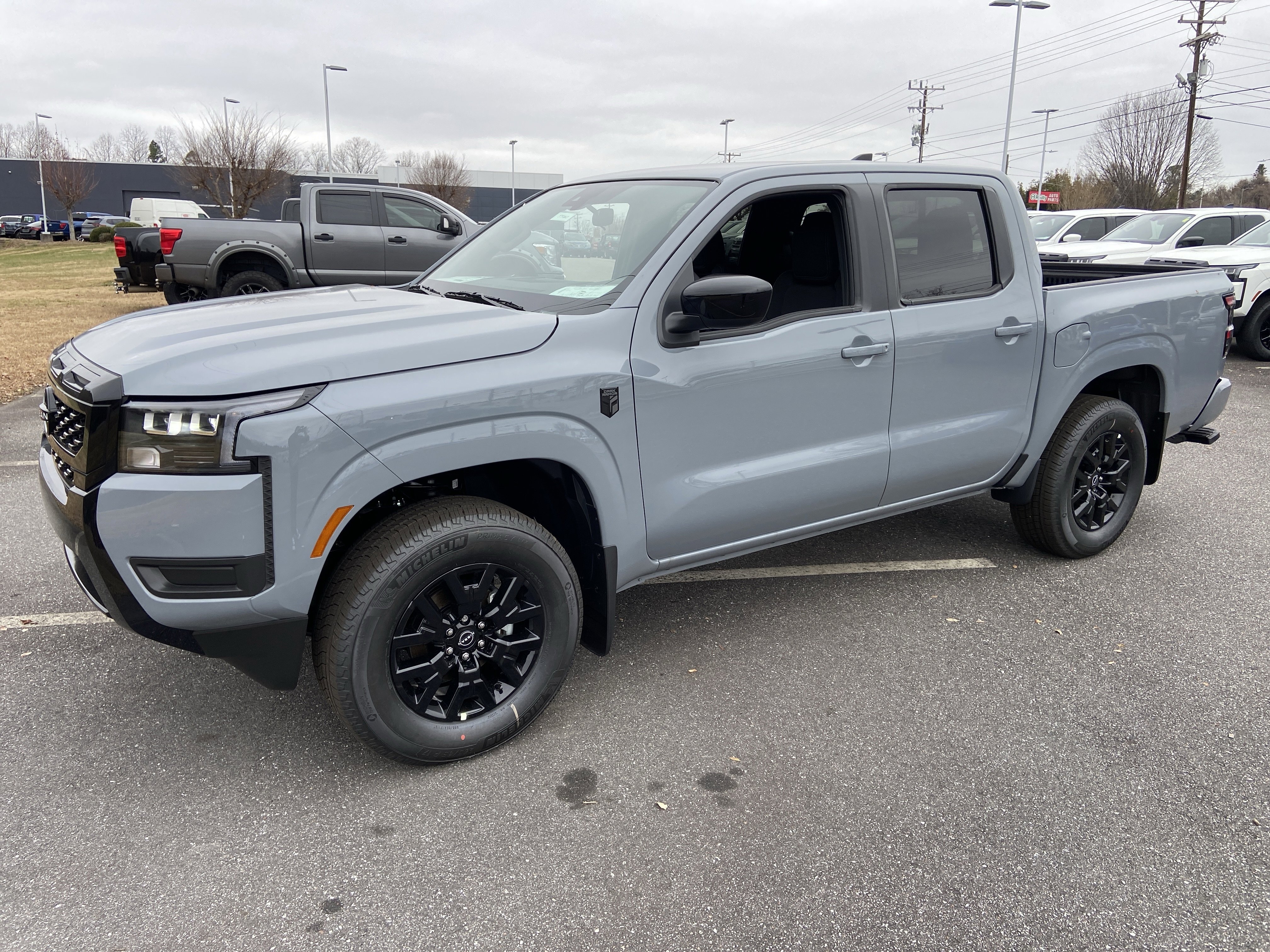 2026 Nissan Frontier SV's photo