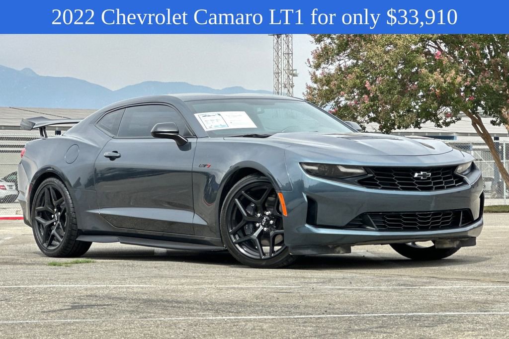 2022 Chevrolet Camaro LT1 photo 2