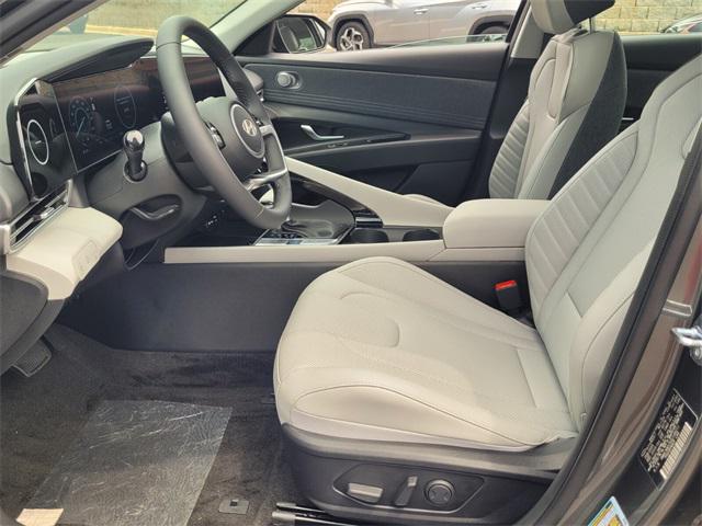 2025 Hyundai Elantra Hybrid Limited photo 13