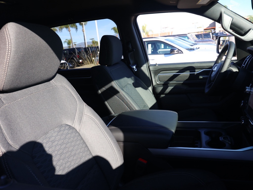 New 2026 Granite Crystal Metallic Clear-Coat Exterior Paint RAM Big Horn/Lone Star image 19