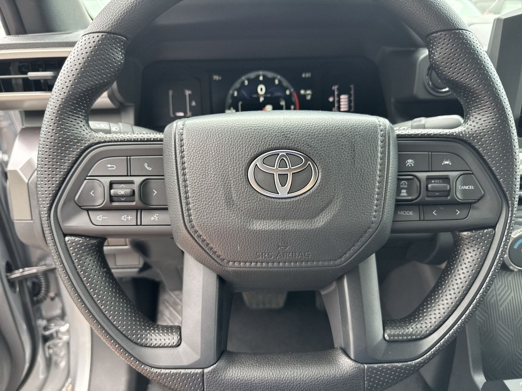 2025 Toyota Tacoma SR5 4x4 Double Cab photo 11