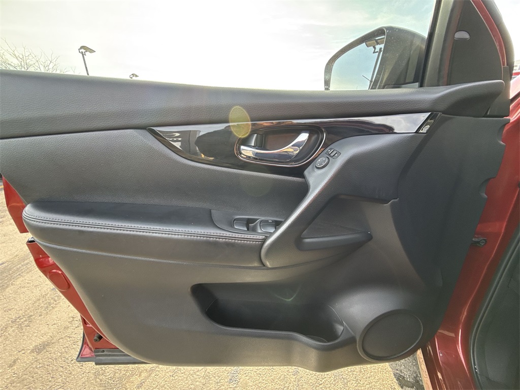 2021 NISSAN ROGUE SPORT - Image 12