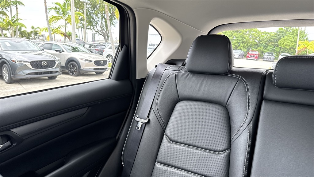 2025 Mazda CX-5 2.5 S Preferred photo 16