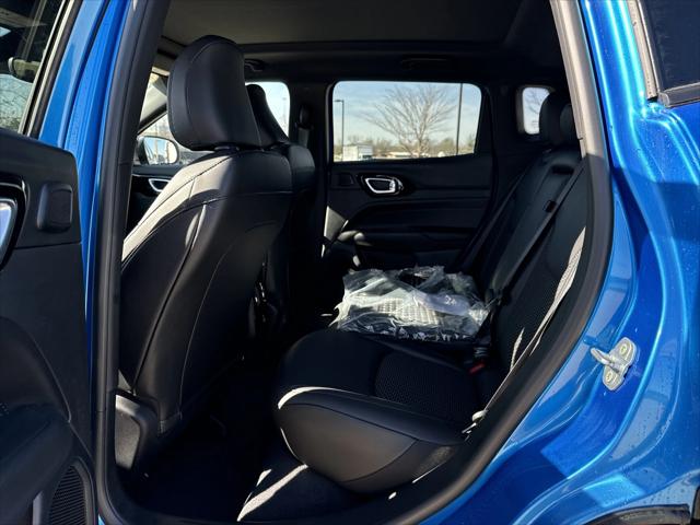 2025 Jeep Compass Latitude photo 16