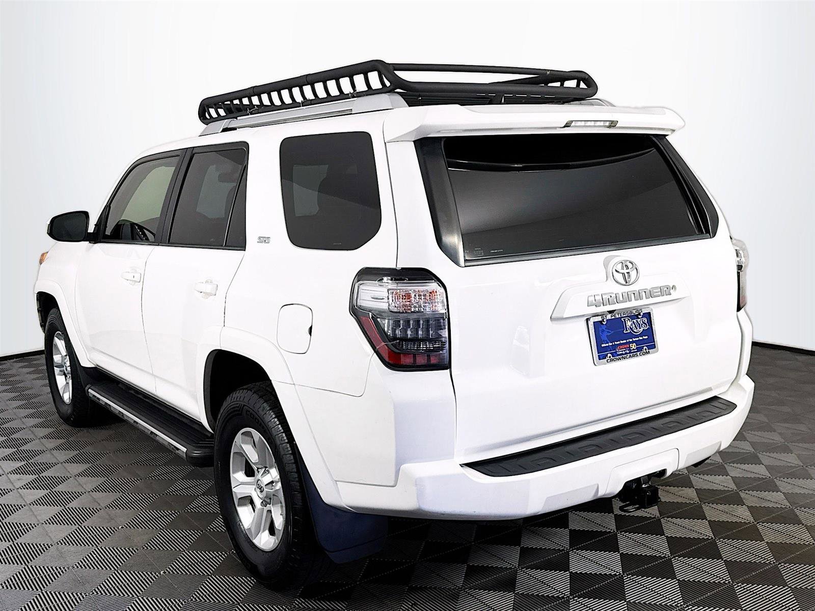 2015 Toyota 4Runner SR5 photo 4