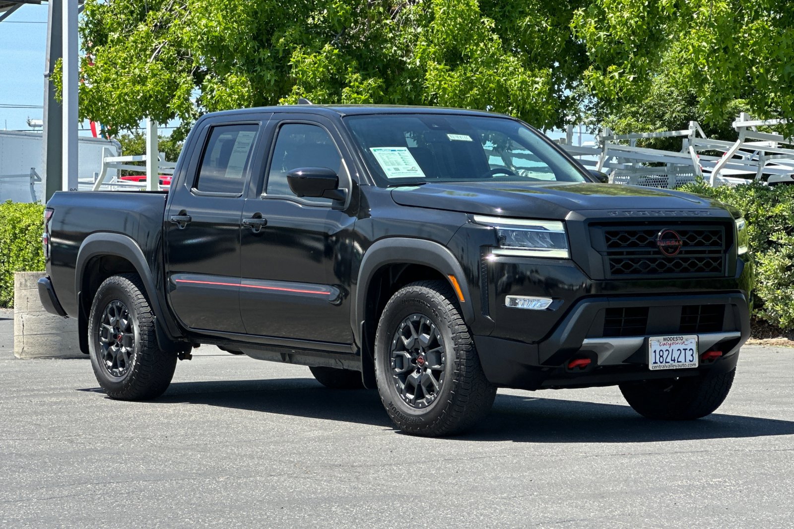 2023 Nissan Frontier PRO-X photo 2