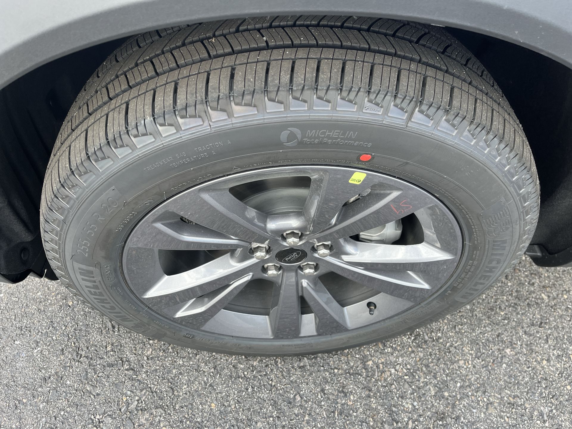 2026 Ford Explorer photo 2