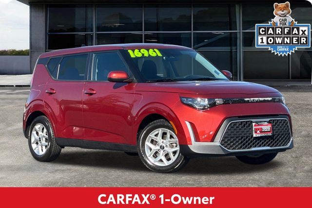 2023 Kia Soul LX photo 2