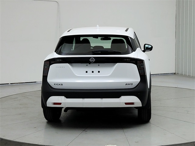 2025 Nissan Kicks S photo 4
