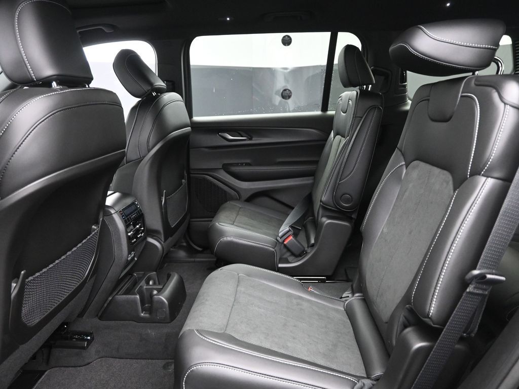 2025 Jeep Grand Cherokee Altitude X photo 9