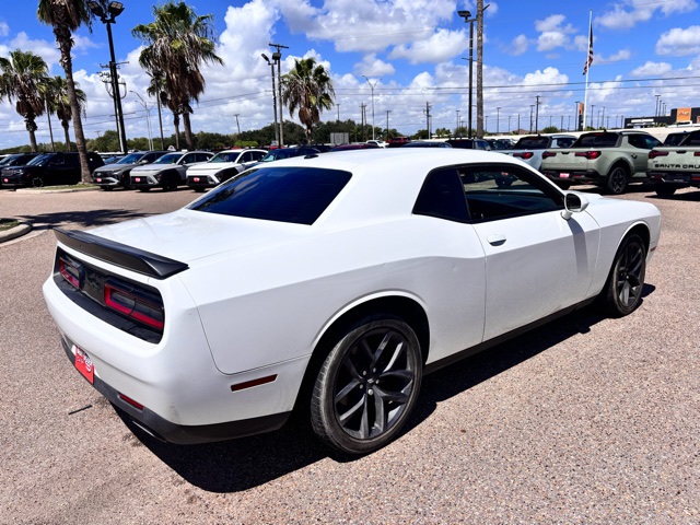 2022 Dodge Challenger SXT photo 2