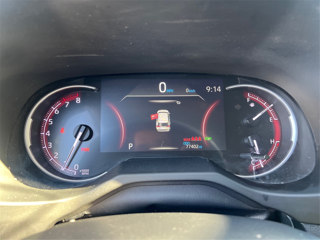 2020 Toyota RAV4 Limited photo 16