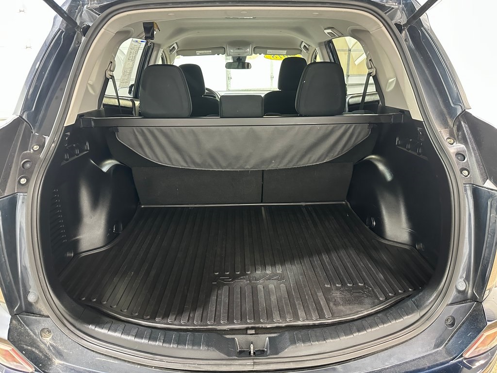 2018 Toyota RAV4 LE photo 24
