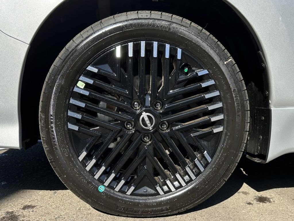 2025 Nissan Leaf SV Plus photo 11