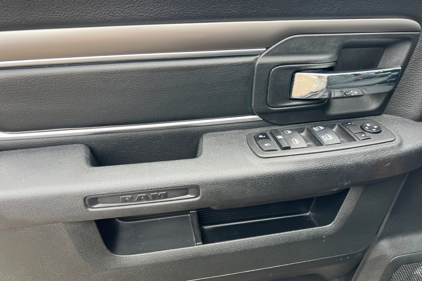 2024 Ram 1500 Classic Warlock photo 7