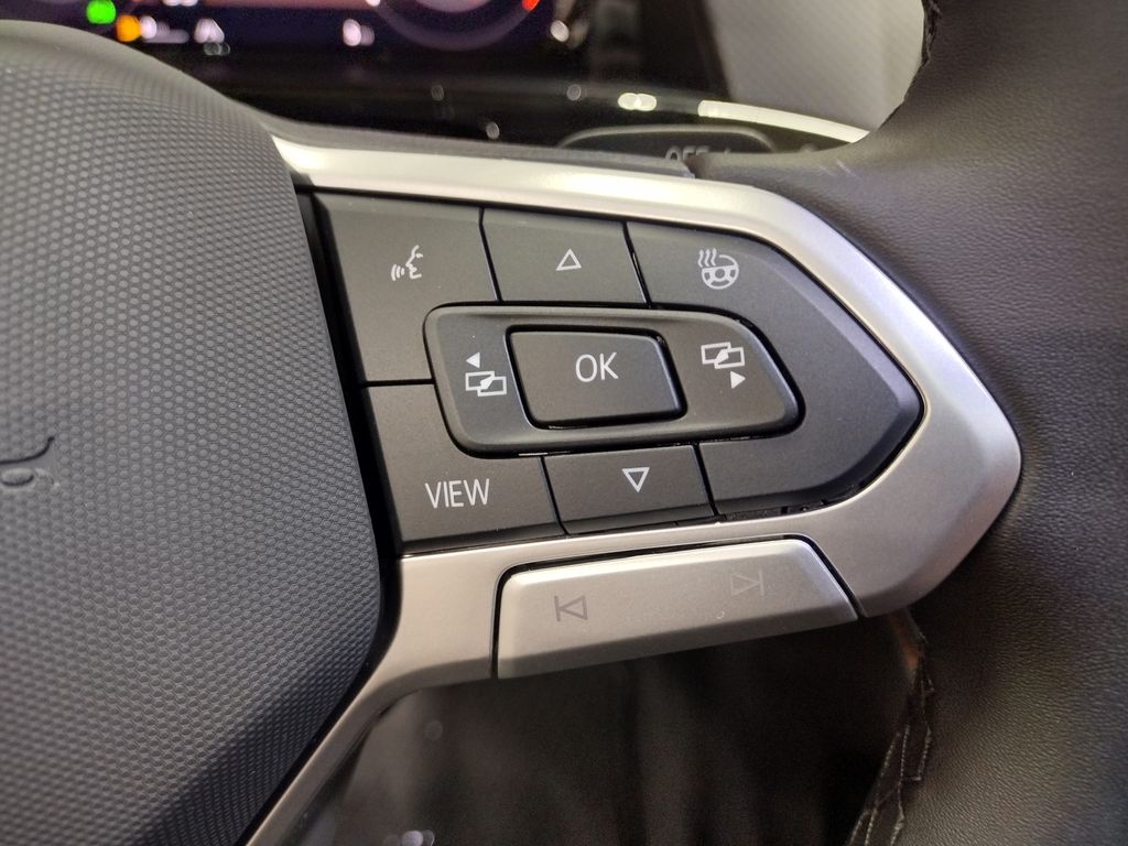 2025 Volkswagen Atlas Peak Edition SE photo 29