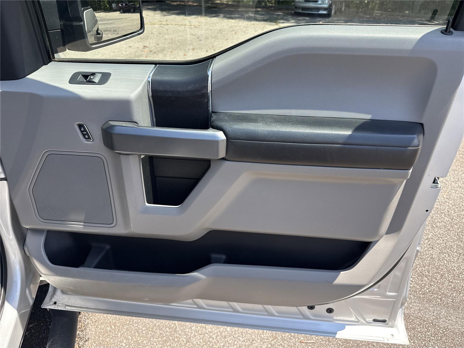 2016 Ford F-150 XLT photo 22
