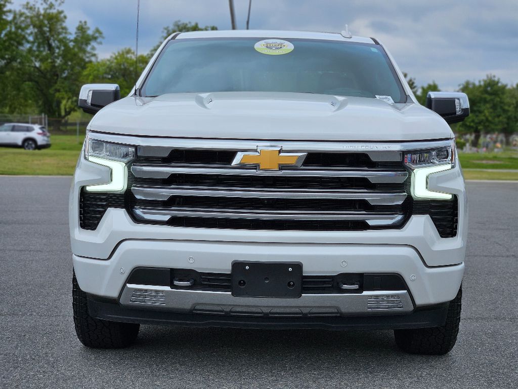 2024 Chevrolet Silverado 1500 High Country photo 2