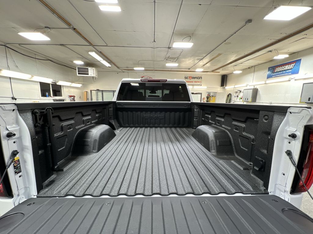 New 2025 White Frost Tricoat GMC SLT image 27