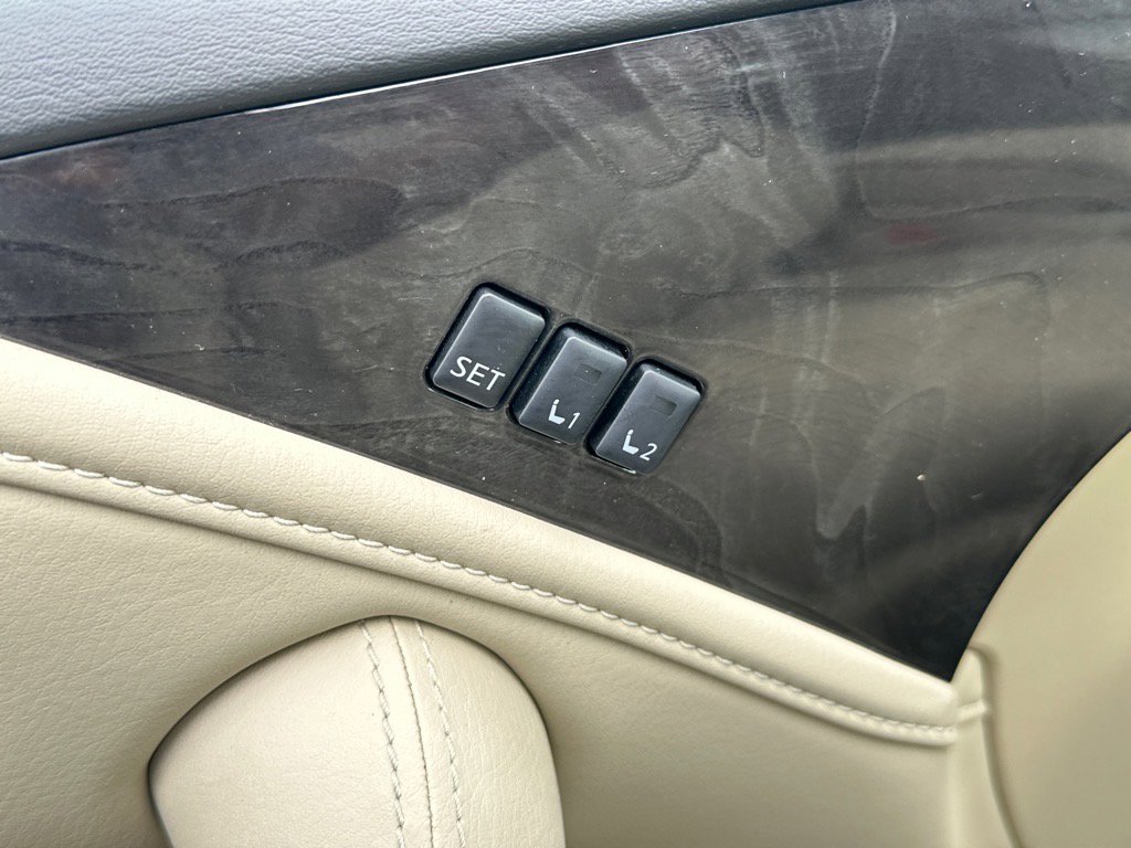 2022 Infiniti QX80 Luxe photo 17