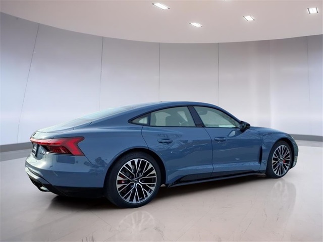 2026 Audi e-tron GT Premium Plus photo 4