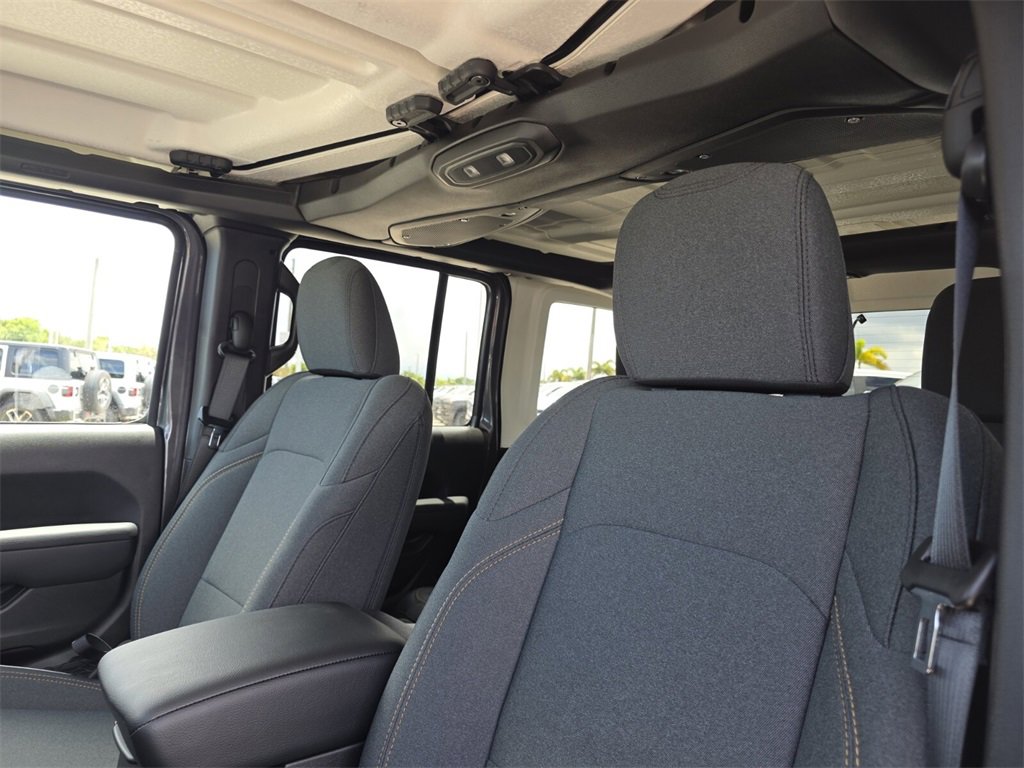 2025 Jeep Wrangler Willys photo 11