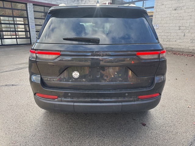 2023 Jeep Grand Cherokee Altitude photo 4