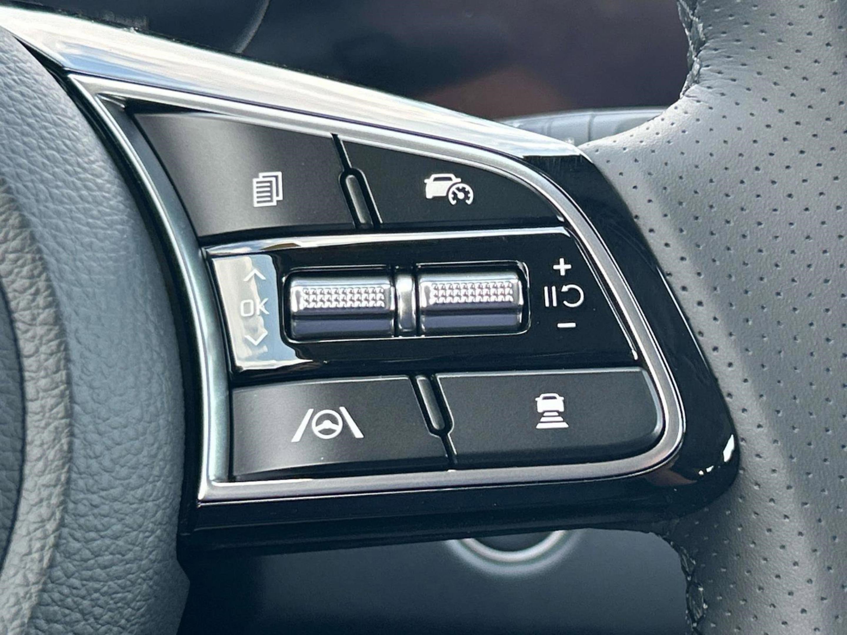 2026 Kia Seltos SX photo 22